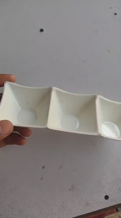 3 Grid Japanese Dip Sauce Tray Plastic Sauce Dish Multi Section Condiment Tray for Dips Snacks and Sushi